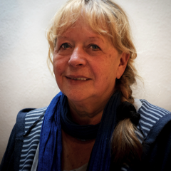 Dipl.-Phys. Ulrike Haase, Dresden / Vollmershain
Schatzmeisterin, Ausbildung, Vertreterin der Akademie in der SAMT

Tätigkeit / derzeitiges Arbeitsfeld:
Leiterin der Akademie für angewandte Musiktherapie Crossen
Supervisorin
Klavierpädagogin
Musikerin
 
Berufliche Abschlüsse und Qualifikationen:
Diplom-Physikerin
Klavierpädagogin
Lehrmusiktherapeutin (DMVS e.V.)
Supervisorin (DMVS e.V.)
HP Psychotherapie